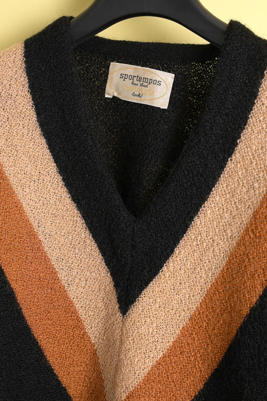 Collegiate V-Neck Jumper