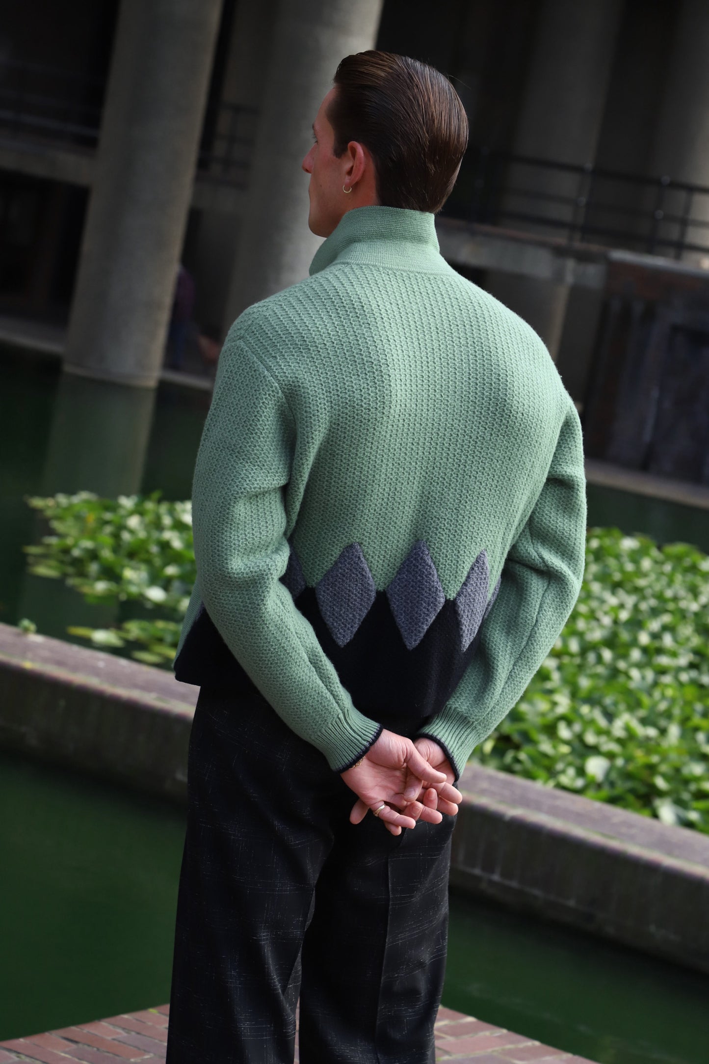Diamond panel knit