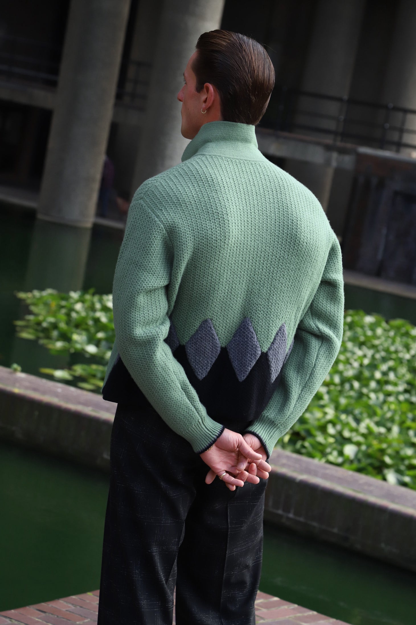 Diamond panel knit
