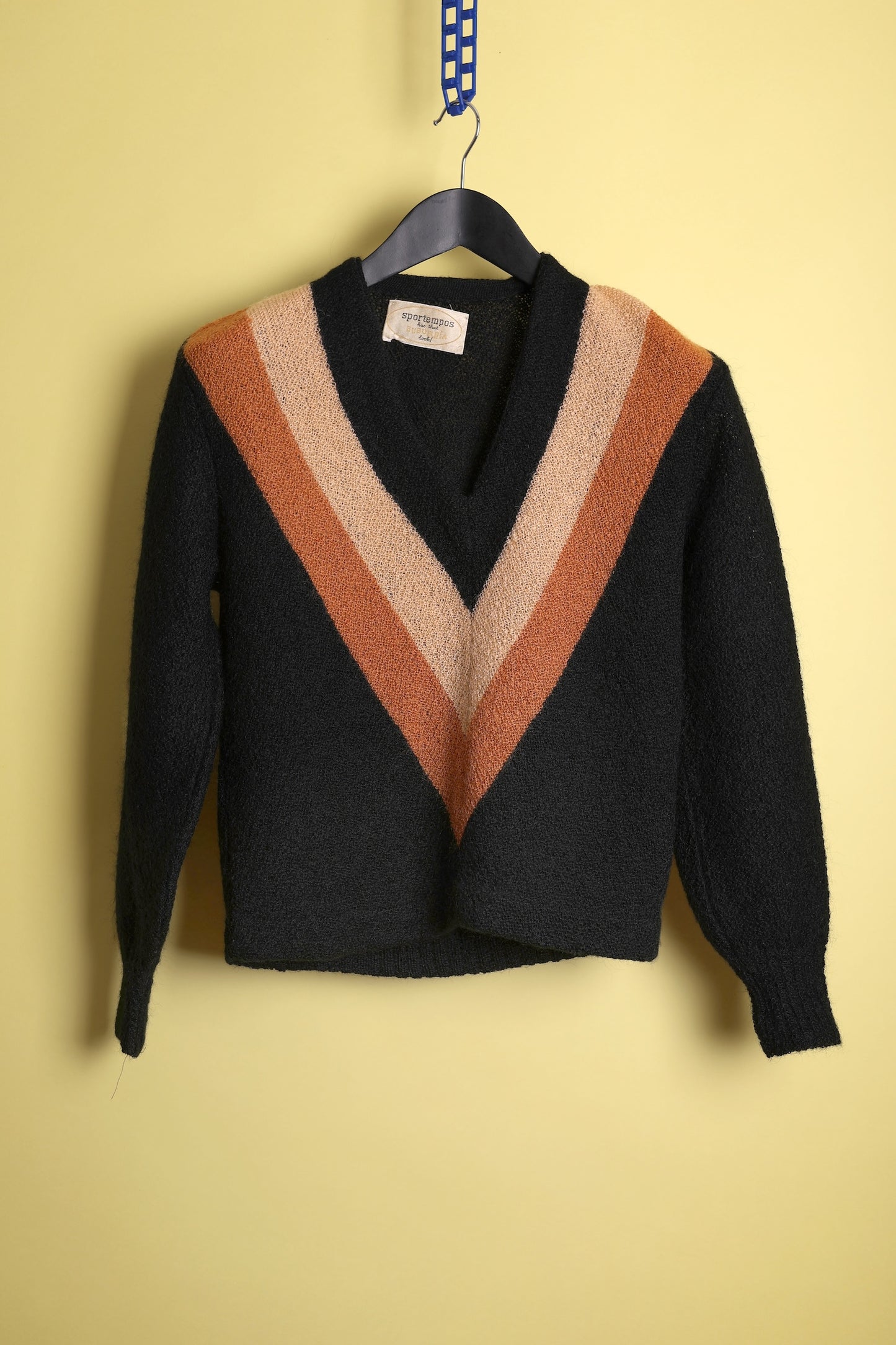 Collegiate V-Neck Jumper