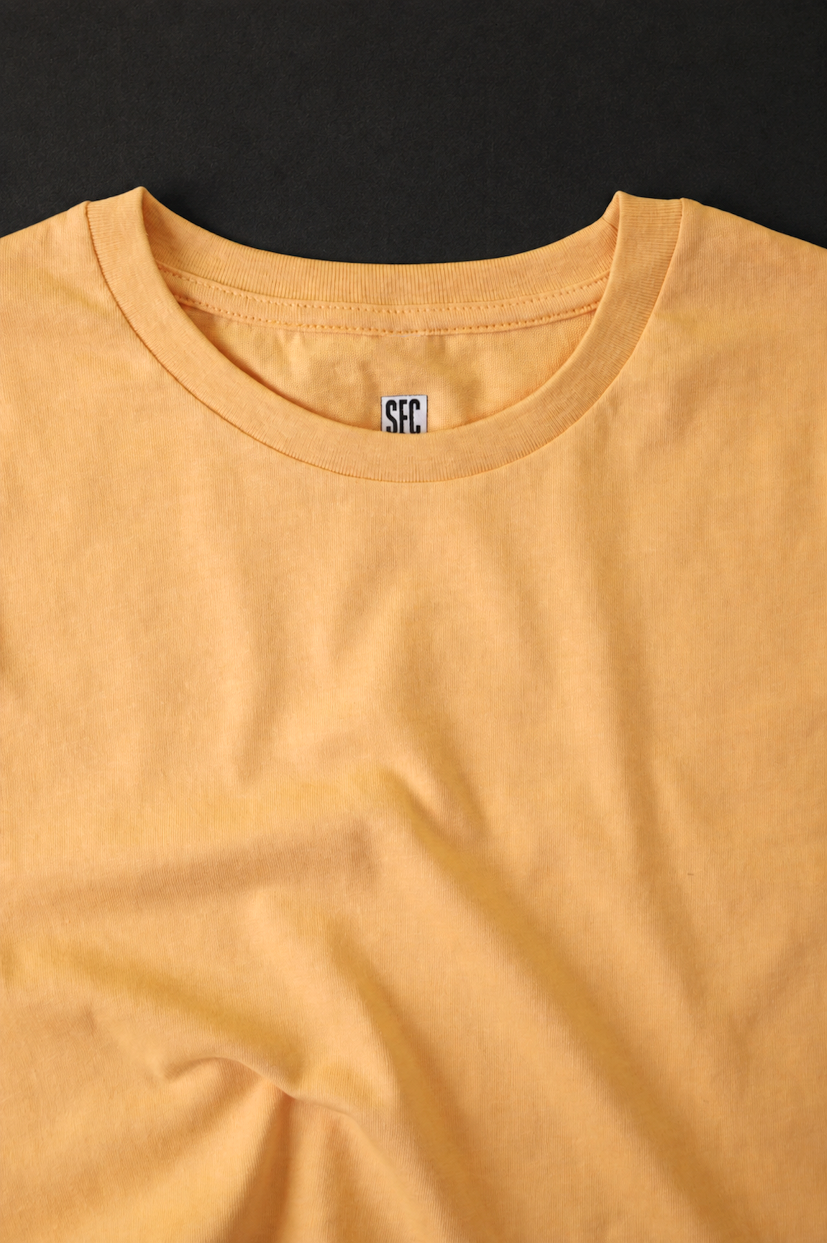 Fitted Sunday tee