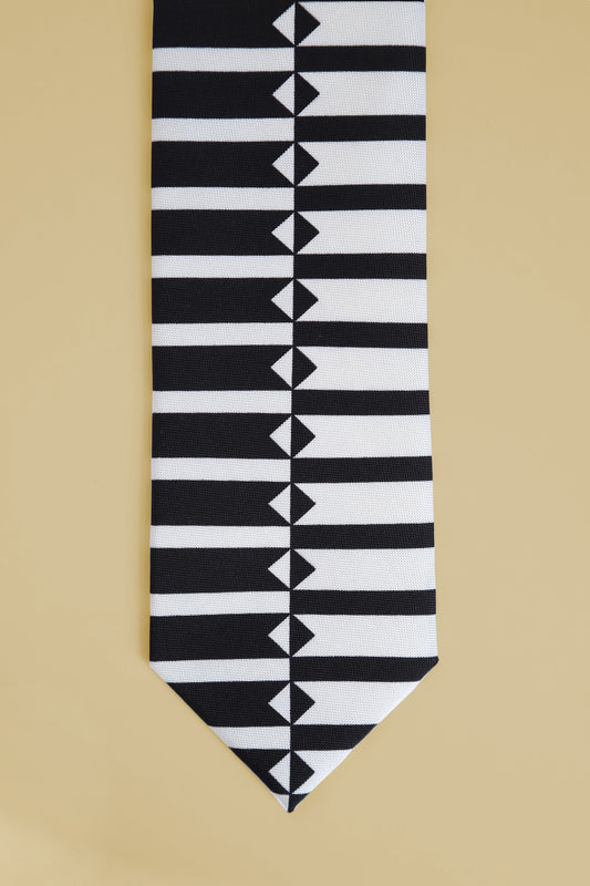 Geometric silk tie
