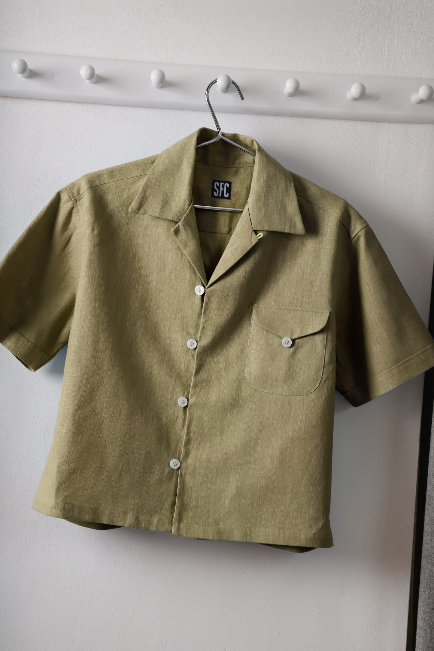 Loop pocket shirt
