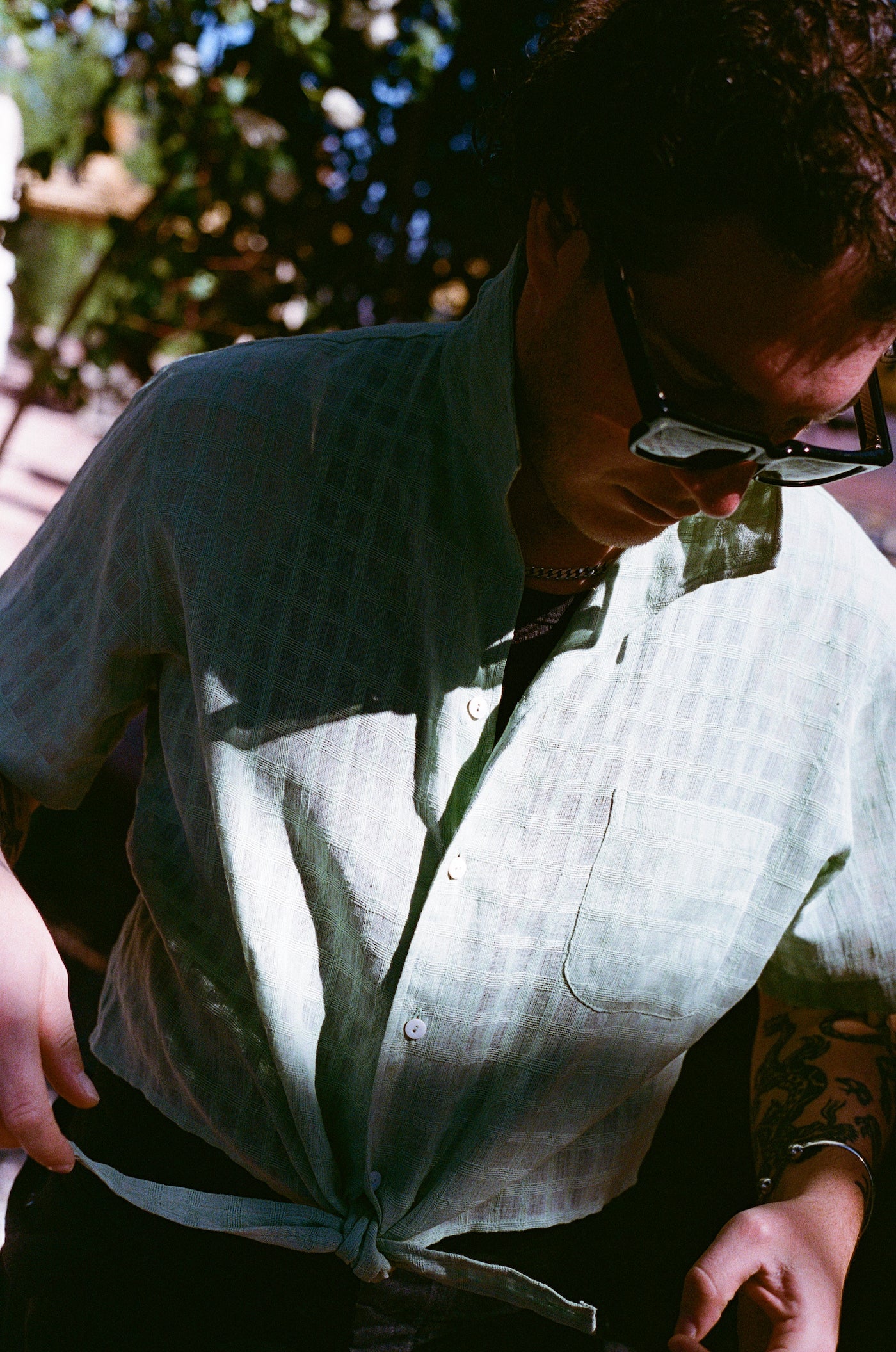Waist-tie shirt