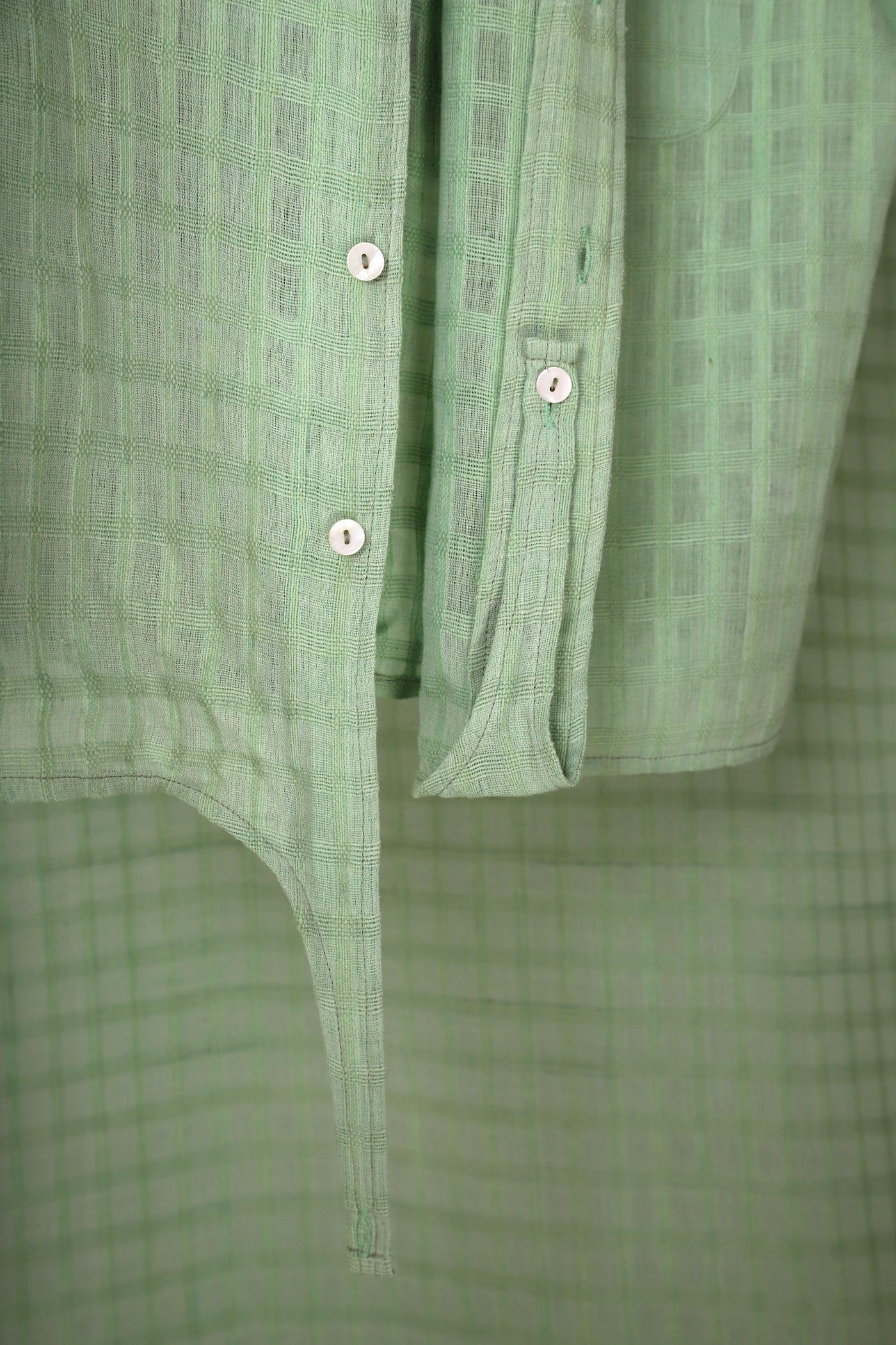 Waist-tie shirt