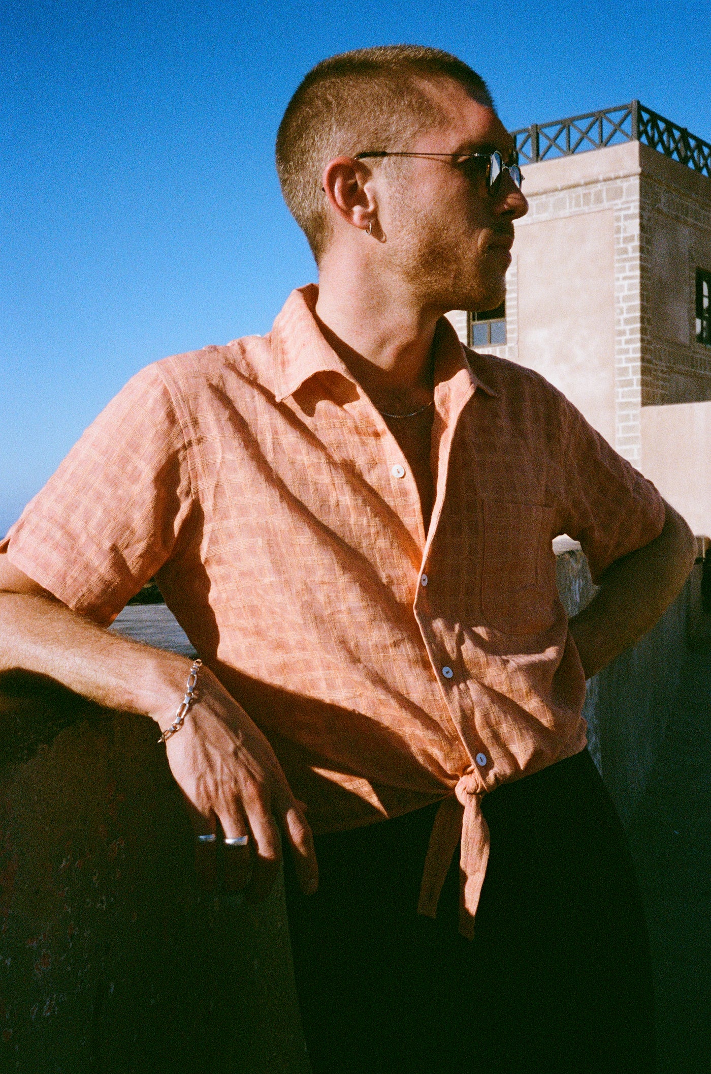 Waist-tie shirt