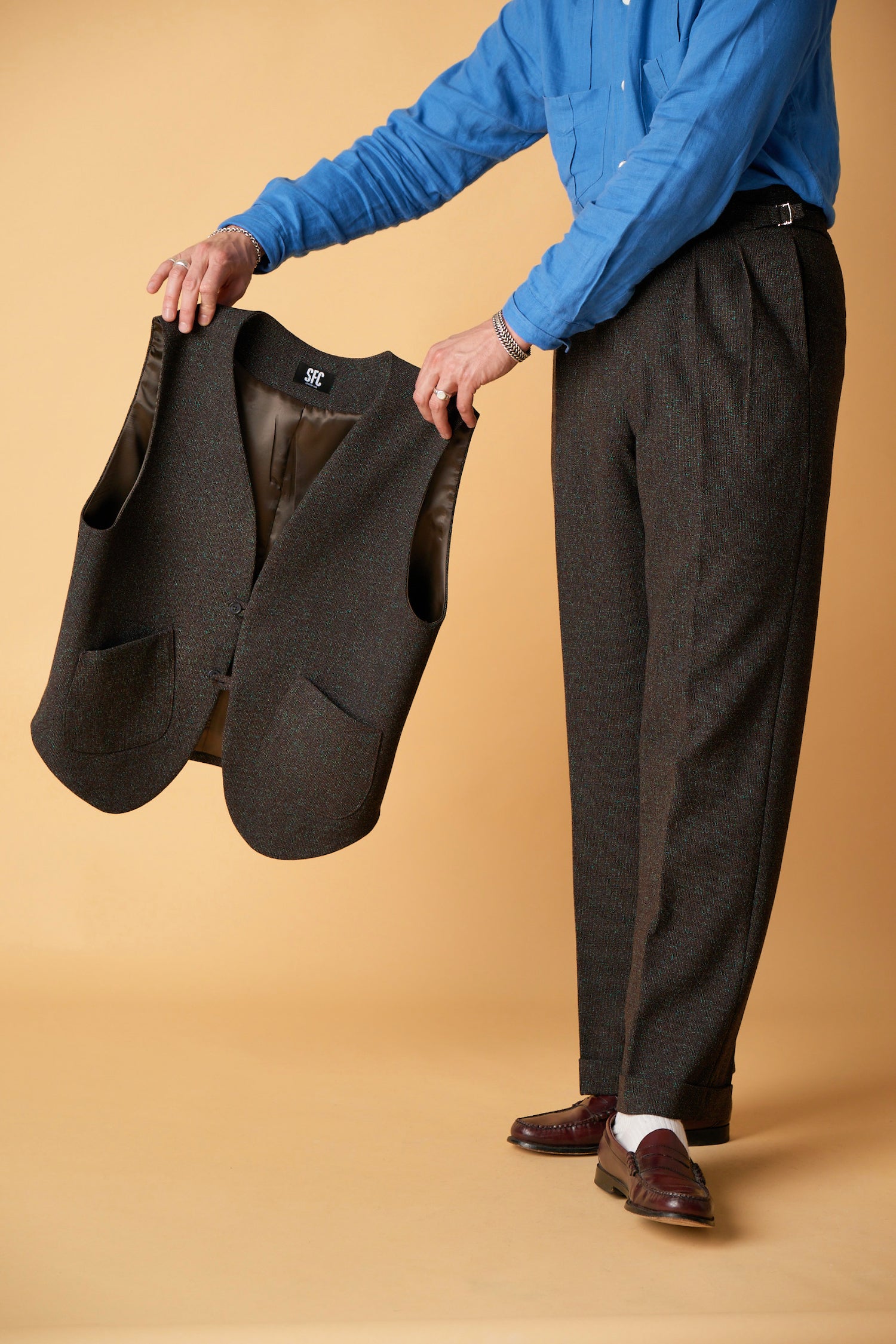 Italian Style Slim Fit Jacket Waistcoat Trousers Grooming Set Black T8240